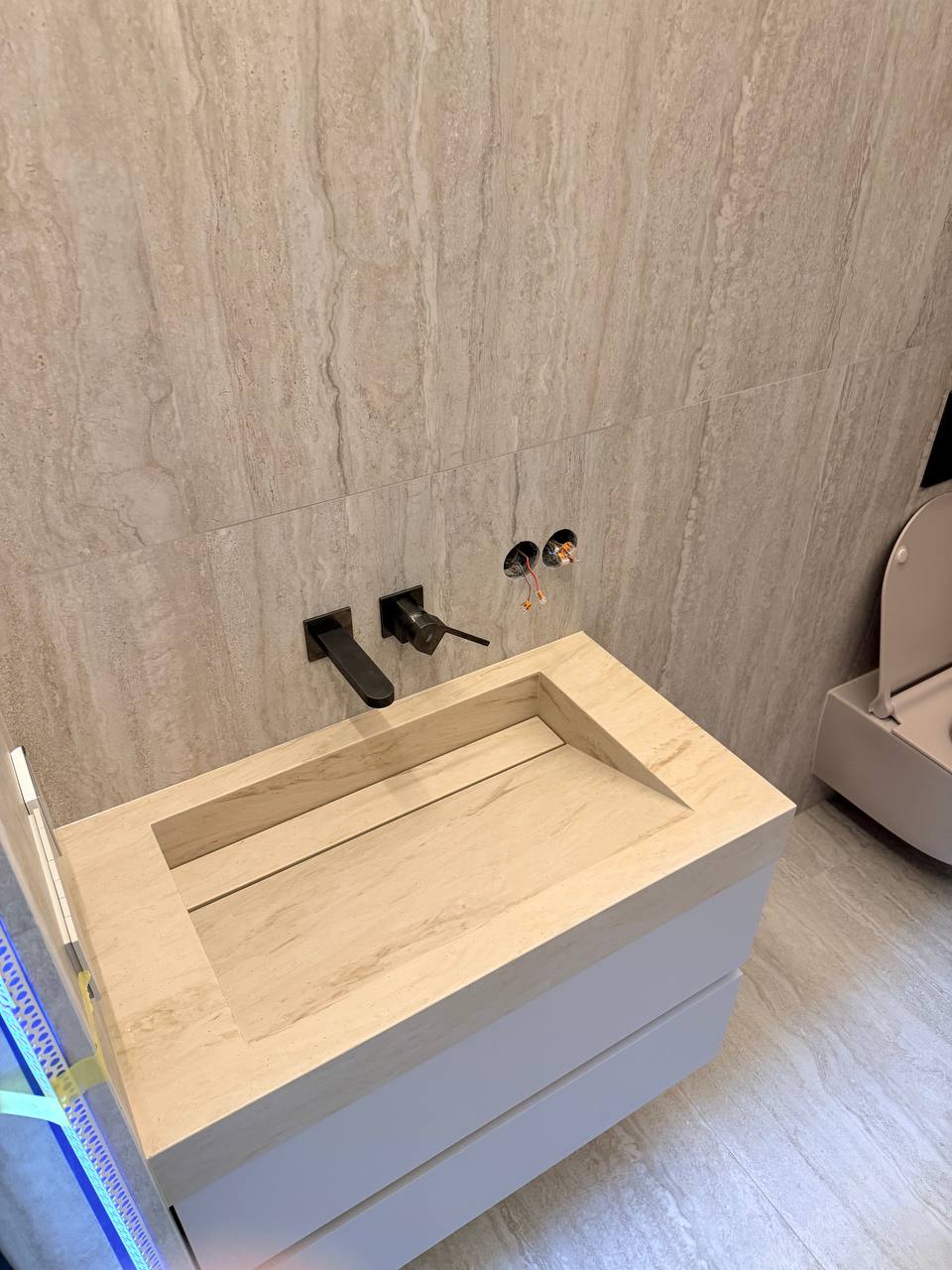 solid surface sink Uzhhorod • acrylic stone sink Ukraine • custom bathroom sink Zakarpattia • integrated sink solid surface • modern bathroom countertop sink • seamless sink design • custom vanity top Ukraine • stone sink fabrication Uzhhorod • premium bathroom sink Europe • solid surface washbasin раковина з акрилового каменю Ужгород • акриловий камінь Закарпаття • інтегрована раковина • раковина під замовлення Ужгород • стільниця у ванну акрил • дизайнерська раковина • безшовна раковина • щілинний злив раковини • виготовлення раковин Закарпаття • сучасна ванна кімната камінь раковина з акрилового каменю Ужгород • акриловий камінь Закарпаття • інтегрована раковина • раковина під замовлення Ужгород • стільниця у ванну акрил • дизайнерська раковина • безшовна раковина • щілинний злив раковини • виготовлення раковин Закарпаття • сучасна ванна кімната камінь раковина з акрилового каменю Ужгород • акриловий камінь Закарпаття • інтегрована раковина • раковина під замовлення Ужгород • стільниця у ванну акрил • дизайнерська раковина • безшовна раковина • щілинний злив раковини • виготовлення раковин Закарпаття • сучасна ванна кімната камінь